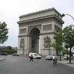 Le Triomphe Elysees Daire *