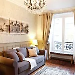 Le Triomphe Elysees *