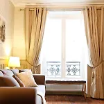 Le Triomphe Elysees Paris