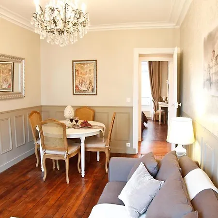 Le Triomphe Elysees *