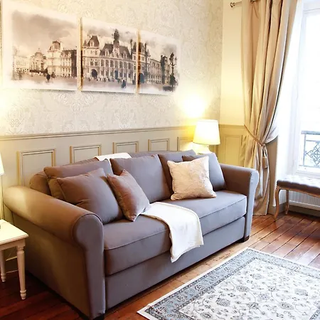 Le Triomphe Elysees Paris