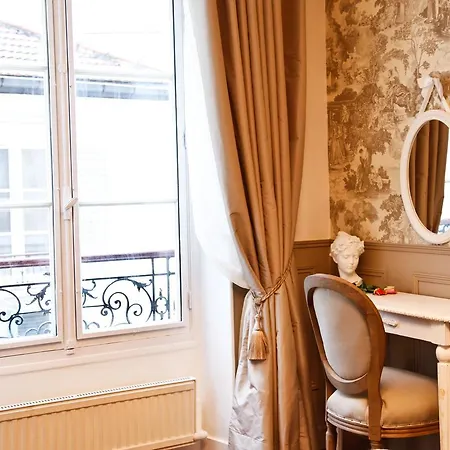 Le Triomphe Elysees *