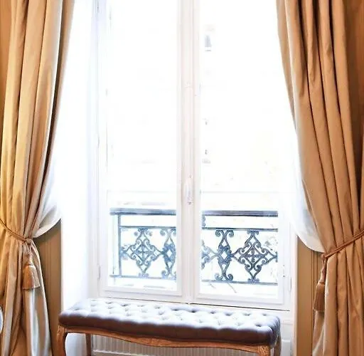 Le Triomphe Elysees *