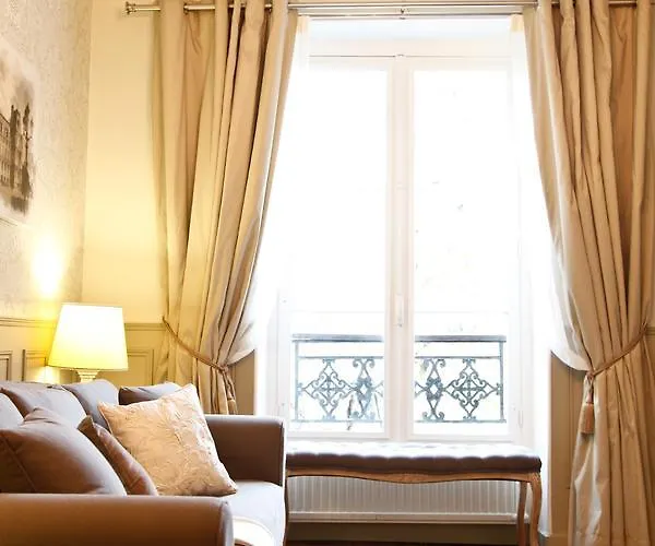 Le Triomphe Elysees パリ