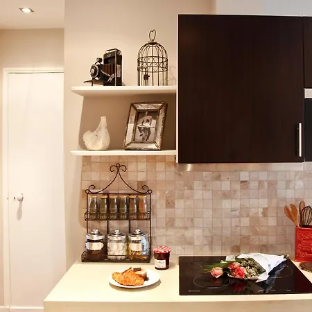 Le Triomphe Elysees *